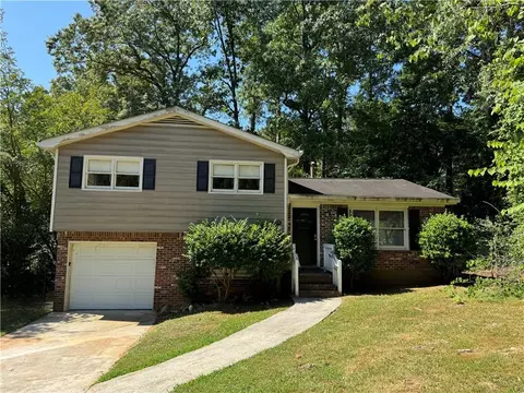 4238 Chickasaw Trl, Douglasville, GA 30135