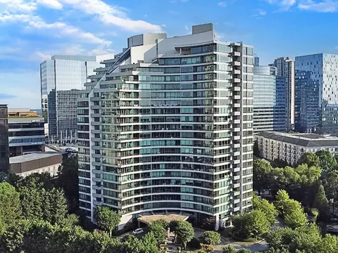 700 Park Regency Pl #2005, Atlanta, GA 30326