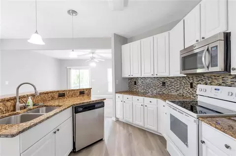 4092 Beaver Oaks Dr, Duluth, GA 30096