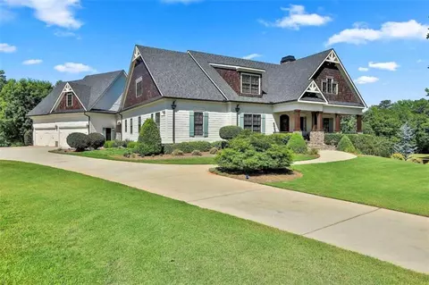 394 Palmetto Rd, Tyrone, GA 30290