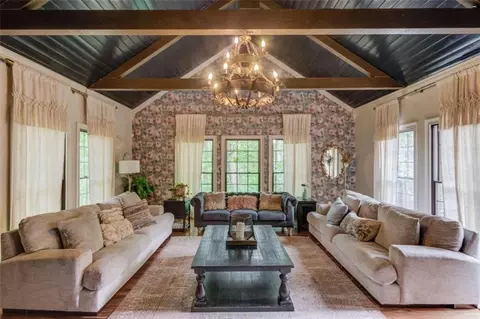 2358 E Maddox Rd, Buford, GA 30519