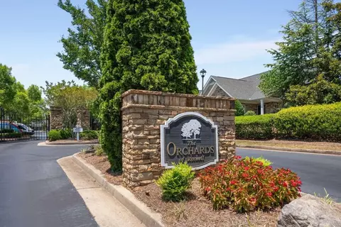 102 Village Ln, Roswell, GA 30075