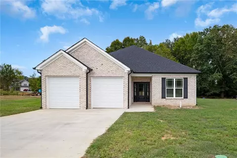 315 Larkspur Dr SW, Calhoun, GA 30701
