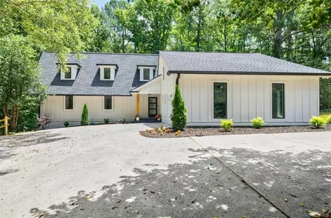 6730 Yacht Club Dr, Acworth, GA 30102