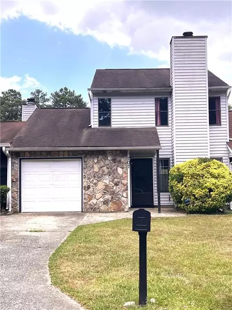 707 Pine Tree Trl, Atlanta, GA 30349
