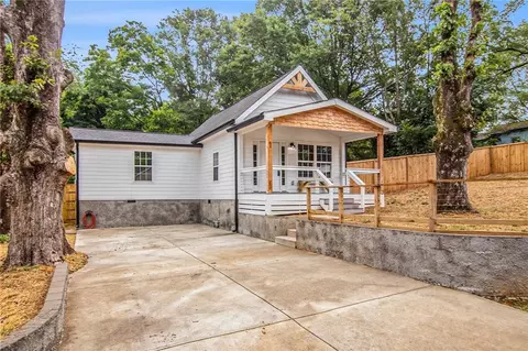 41 Arnco 4th St, Newnan, GA 30263