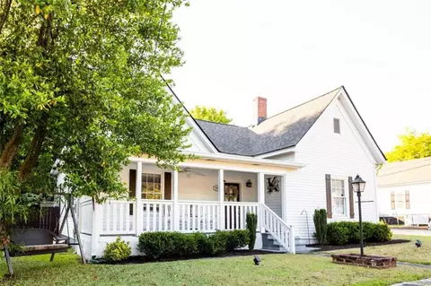 25 N Broad St, Porterdale, GA 30014