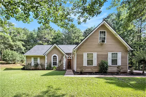 86 Camden Ln, Sharpsburg, GA 30277