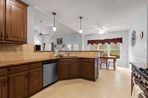 170 Hampton Shores Dr, Hampton, GA 30228 photo 9