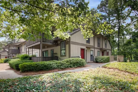 410 Woodcliff Dr, Sandy Springs, GA 30350
