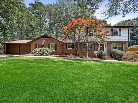 4624 Craghill Cir, Stone Mountain, GA 30083