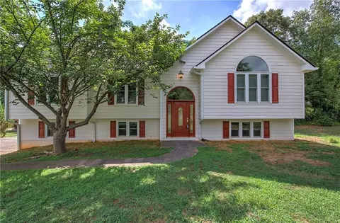 26 Whistle Stop Dr SW, Cartersville, GA 30120