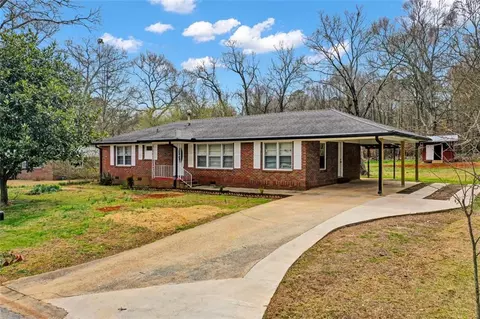 35 Valley Dr, Carrollton, GA 30117