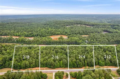 212 Crescent Dr, Forsyth, GA 31029