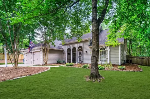 1525 Pine Creek Way, Lawrenceville, GA 30043