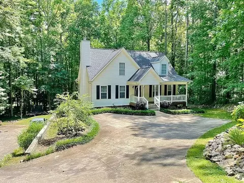 811 Valley Run Dr, Bremen, GA 30110