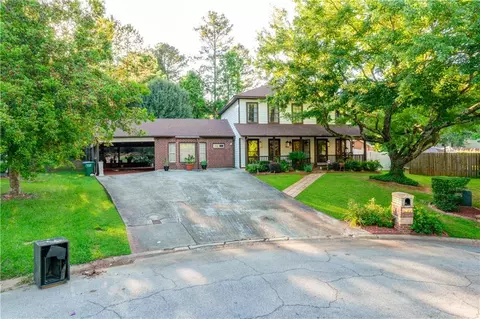 3305 Trotters Walk Cir, Snellville, GA 30078