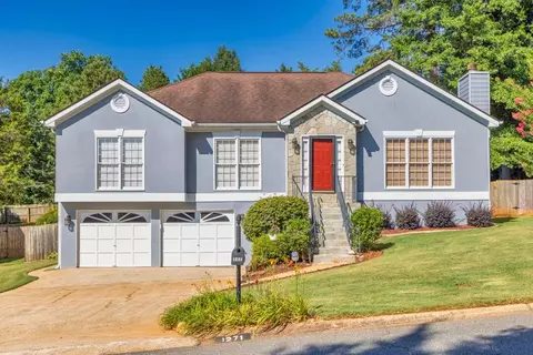 1271 Green Oak Cir, Lawrenceville, GA 30043