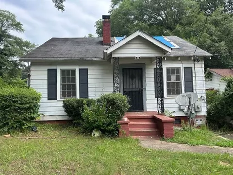 1377 Pine Ave, East Point, GA 30344