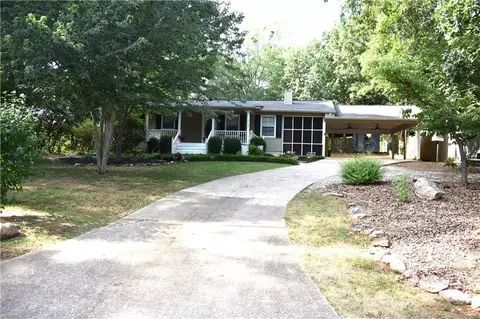 6138 Hulsey Dr, Clermont, GA 30527
