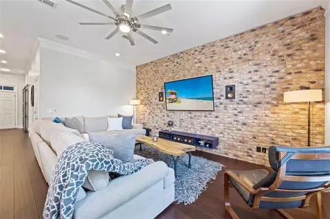 340 Town Center Ave #211, Suwanee, GA 30024