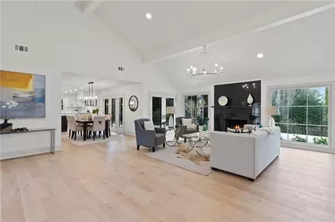 435 Riverhill Dr, Atlanta, GA 30328