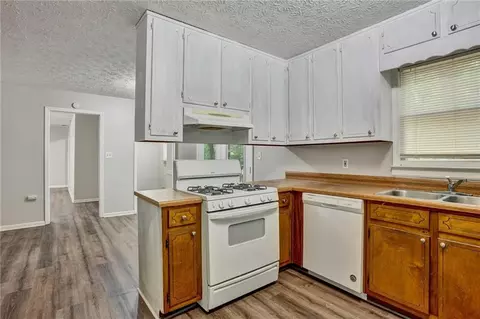 771 Tyrone Rd, Tyrone, GA 30290 photo 9