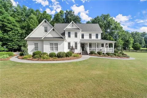 101 Red Gate Lakes Dr, Canton, GA 30115