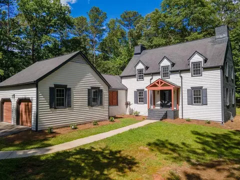 203 Parkway Dr, Peachtree City, GA 30269