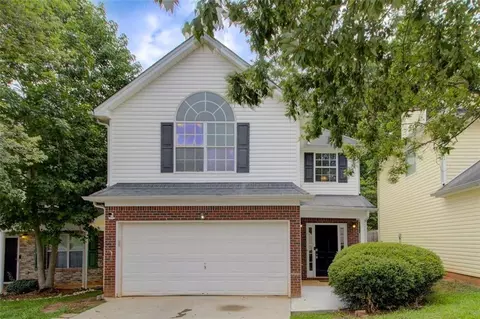 11128 James Madison Dr, Hampton, GA 30228
