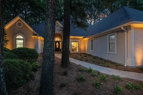 808 Muirfield Ct, Woodstock, GA 30189