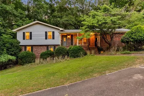 1380 Montrose Dr, Gainesville, GA 30501