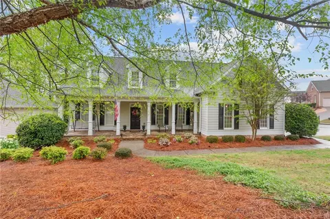 1086 Chippewa Oak Dr, Dacula, GA 30019