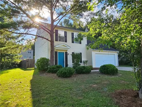 6878 Merrywood Dr, Fairburn, GA 30213