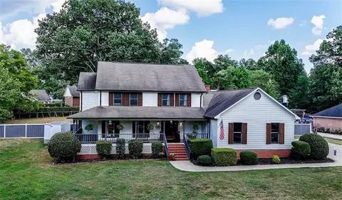 211 Rolling Oaks Dr, Rome, GA 30165