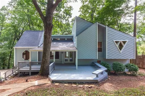 1983 Kinridge Rd, Marietta, GA 30062