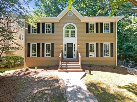 2030 Huntcliff Dr, Lawrenceville, GA 30043