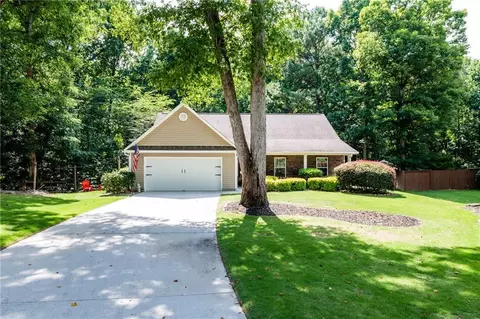 1136 Brookstone Estates Dr, Loganville, GA 30052