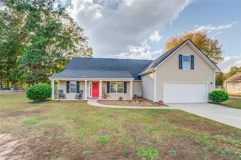 25 Creek Bend Trl, Oxford, GA 30054