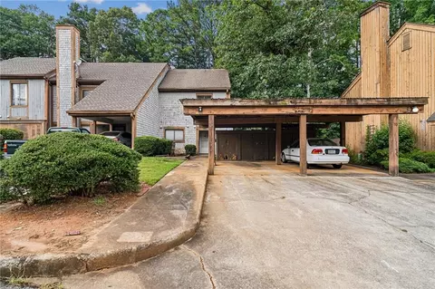 68 Willowick Dr, Lithonia, GA 30038