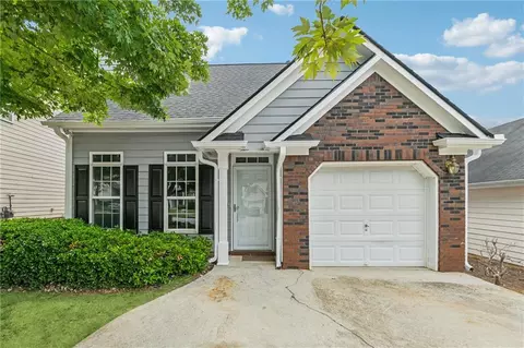 9518 Lakeview Rd, Union City, GA 30291