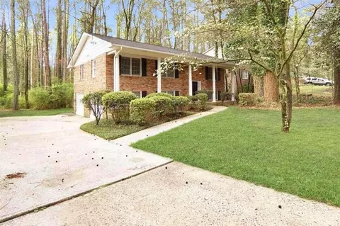 2870 Pine Valley Cir, East Point, GA 30344