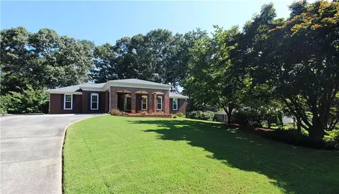 2787 Dellinger Dr, Marietta, GA 30062