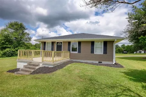 5565 Sandy Creek Rd, Loganville, GA 30052