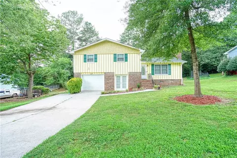 2873 Deshong Dr, Stone Mountain, GA 30087