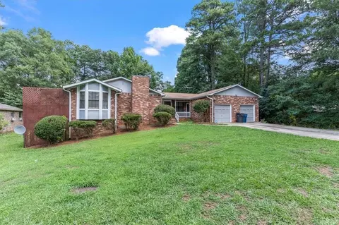 365 Riverbrook Ct, Riverdale, GA 30274