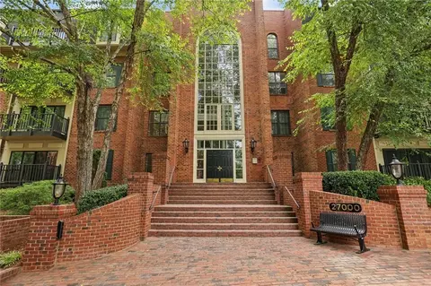 27402 Plantation Dr NE, Atlanta, GA 30324