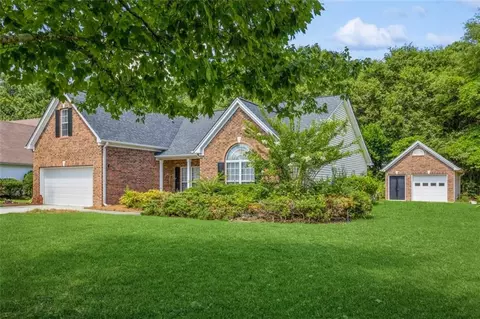 2860 Meadow Gate Way, Loganville, GA 30052