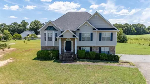 154 Peach Blossom Ln SE, Calhoun, GA 30701