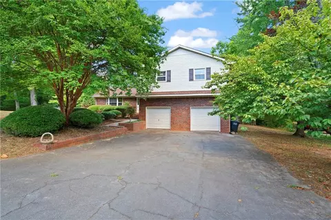149 Devonwood Dr, Calhoun, GA 30701